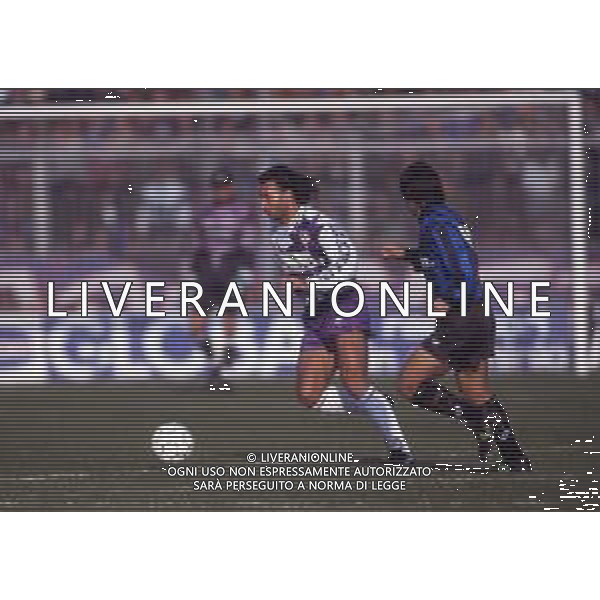 RETROSPETTIVA STEFANO SALVATORI CALCIATORE NELLA FOTO STEFANO SALVATORI CON LA MAGLIA DELLA FIORENTINA CALCIO AG ALDO LIVERANI SAS 