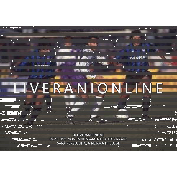 RETROSPETTIVA STEFANO SALVATORI CALCIATORE NELLA FOTO STEFANO SALVATORI CON LA MAGLIA DELLA FIORENTINA CALCIO AG ALDO LIVERANI SAS 