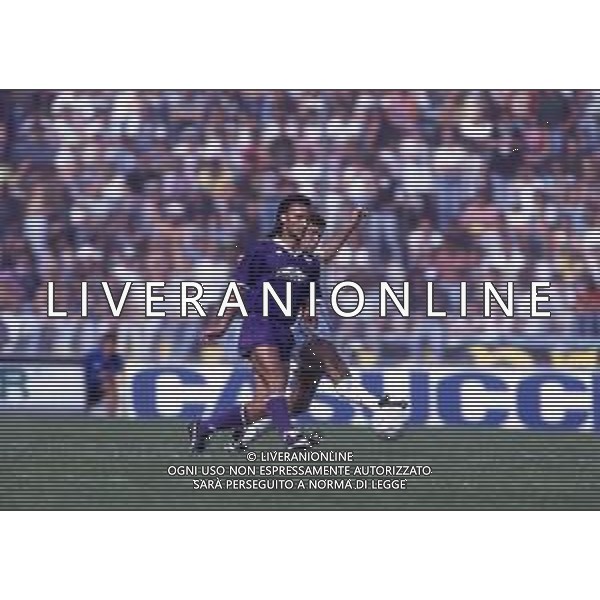 RETROSPETTIVA STEFANO SALVATORI CALCIATORE NELLA FOTO STEFANO SALVATORI CON LA MAGLIA DELLA FIORENTINA CALCIO AG ALDO LIVERANI SAS 