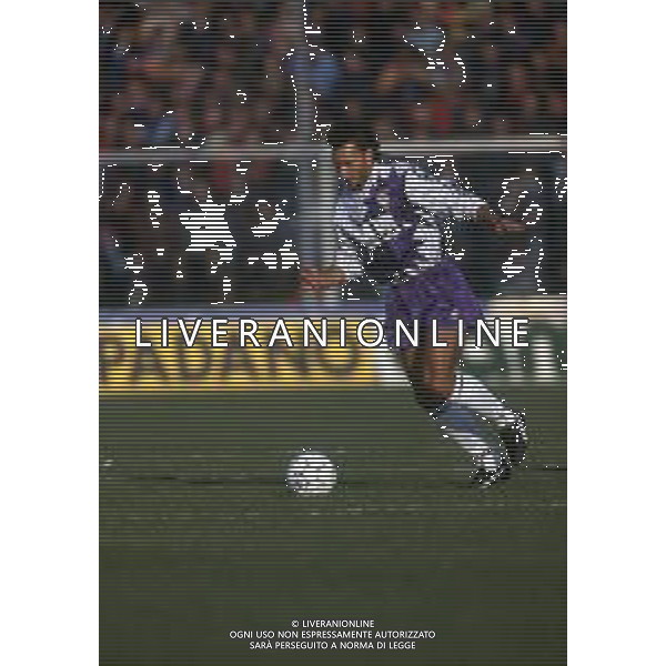 RETROSPETTIVA STEFANO SALVATORI CALCIATORE NELLA FOTO STEFANO SALVATORI CON LA MAGLIA DELLA FIORENTINA CALCIO AG ALDO LIVERANI SAS  