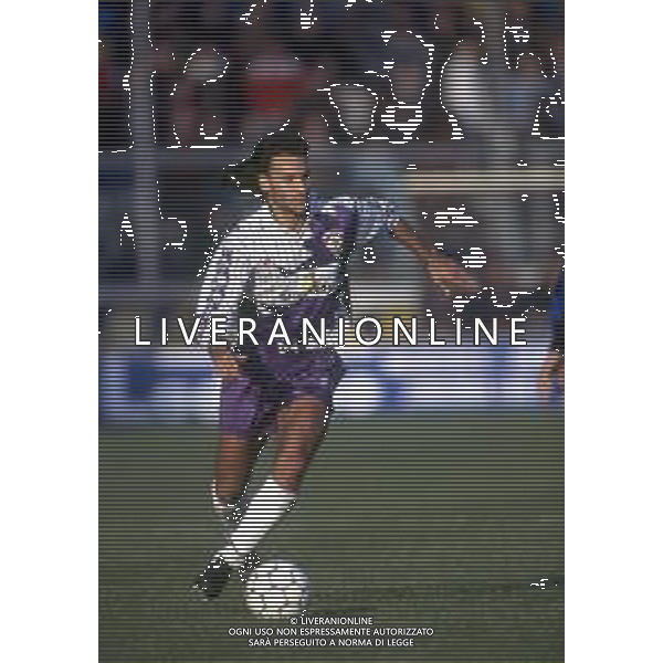 RETROSPETTIVA STEFANO SALVATORI CALCIATORE NELLA FOTO STEFANO SALVATORI CON LA MAGLIA DELLA FIORENTINA CALCIO AG ALDO LIVERANI SAS 