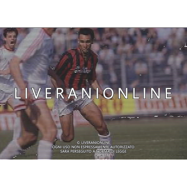 RETROSPETTIVA STEFANO SALVATORI CALCIATORE NELLA FOTO STEFANO SALVATORI CON LA MAGLIA DEL MILAN CALCIO AG ALDO LIVERANI SAS