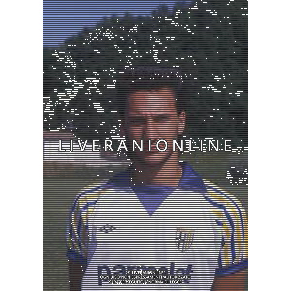 RETROSPETTIVA STEFANO SALVATORI CALCIATORE NELLA FOTO STEFANO SALVATORI CON LA MAGLIA DEL PARMA CALCIO AG ALDO LIVERANI SAS 