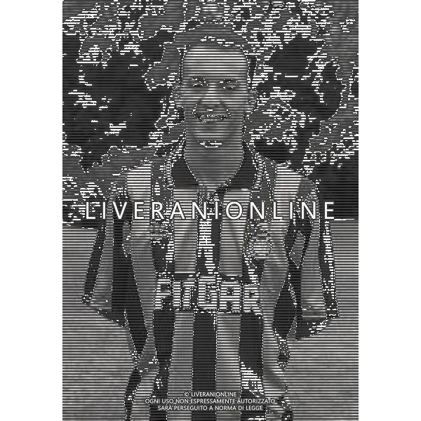 RETROSPETTIVA FAUSTO PIZZI CALCIATORE NELLA FOTO FAUSTO PIZZI CON LA MAGLIA DELL\'INTER AG ALDO LIVERANI SAS
