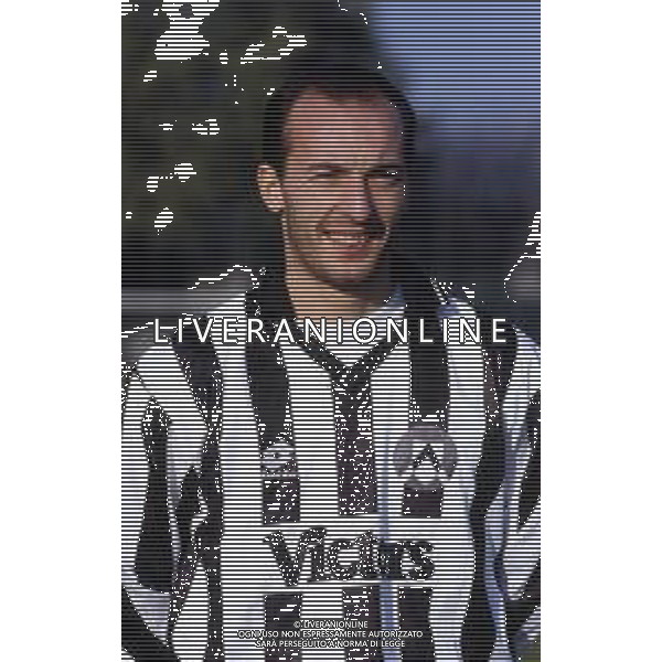 RETROSPETTIVA FAUSTO PIZZI CALCIATORE NELLA FOTO FAUSTO PIZZI CON LA MAGLIA DELL\'UDINESE CALCIO AG ALDO LIVERANI SAS