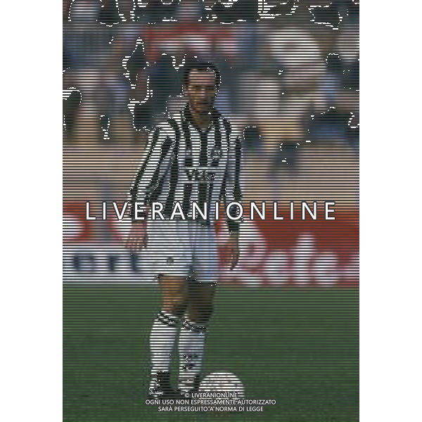 RETROSPETTIVA FAUSTO PIZZI CALCIATORE NELLA FOTO FAUSTO PIZZI CON LA MAGLIA DELL\'UDINESE CALCIO AG ALDO LIVERANI SAS