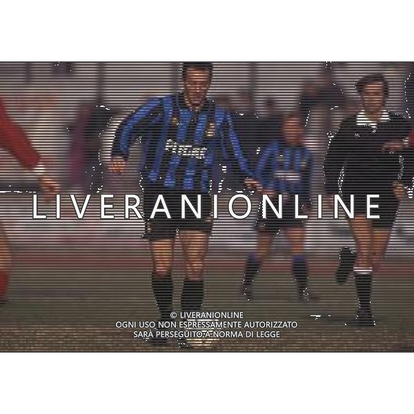 RETROSPETTIVA FAUSTO PIZZI CALCIATORE NELLA FOTO FAUSTO PIZZI CON LA MAGLIA DELL\'INTER AG ALDO LIVERANI SAS