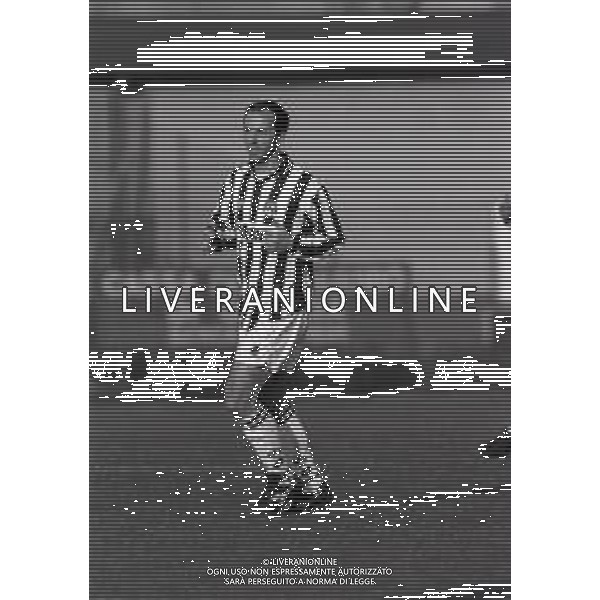 RETROSPETTIVA FAUSTO PIZZI CALCIATORE NELLA FOTO FAUSTO PIZZI CON LA MAGLIA DELL\'UDINESE CALCIO AG ALDO LIVERANI SAS
