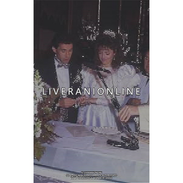 RETROSPETTIVA GIUSEPPE BARESI CALCIATORE NELLA FOTO GIUSEPPE BARESI CON LA MOGLIE ELENA TAGLIABUE IL GIORNO DELLE NOZZE AG ALDO LIVERANI SAS