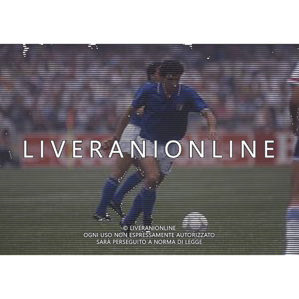 RETROSPETTIVA GIUSEPPE BARESI CALCIATORE NELLA FOTO GIUSEPPE BARESI CON LA MAGLIA DELLA NAZIONALE ITALIANA AG ALDO LIVERANI SAS