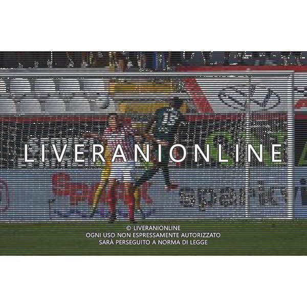 GriffoniE/LMedia - LR Vicenza vs AC Pisa - Campionato di Calcio Serie BKT 2021/2022 18 settembre 2021 - Stadio Romeo Menti, Vicenza, Italia Nella foto: Idrissa Toure\' (Pisa) segna di testa il gol del 1-1 @GriffoniE/LMedia AG ALDO LIVERANI SAS