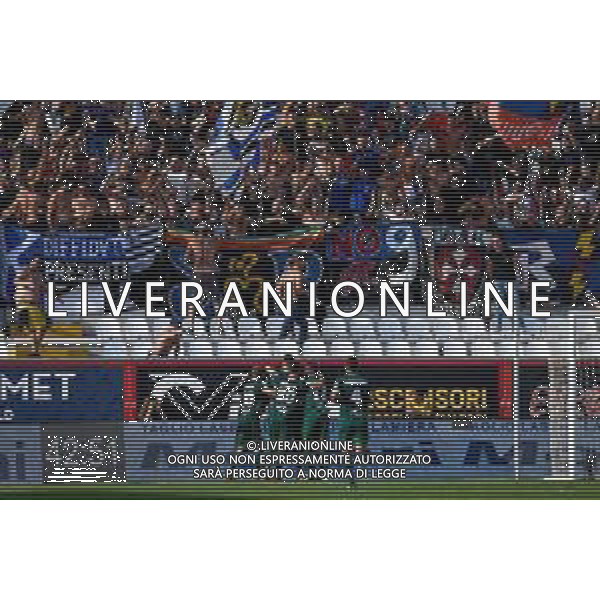 GriffoniE/LMedia - LR Vicenza vs AC Pisa - Campionato di Calcio Serie BKT 2021/2022 18 settembre 2021 - Stadio Romeo Menti, Vicenza, Italia Nella foto: Idrissa Toure\' (Pisa) esulta di fronte ai tifosi dopo aver segnato il gol del 1-1 @GriffoniE/LMedia AG ALDO LIVERANI SAS