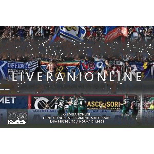 GriffoniE/LMedia - LR Vicenza vs AC Pisa - Campionato di Calcio Serie BKT 2021/2022 18 settembre 2021 - Stadio Romeo Menti, Vicenza, Italia Nella foto: Idrissa Toure\' (Pisa) esulta di fronte ai tifosi dopo aver segnato il gol del 1-1 @GriffoniE/LMedia AG ALDO LIVERANI SAS