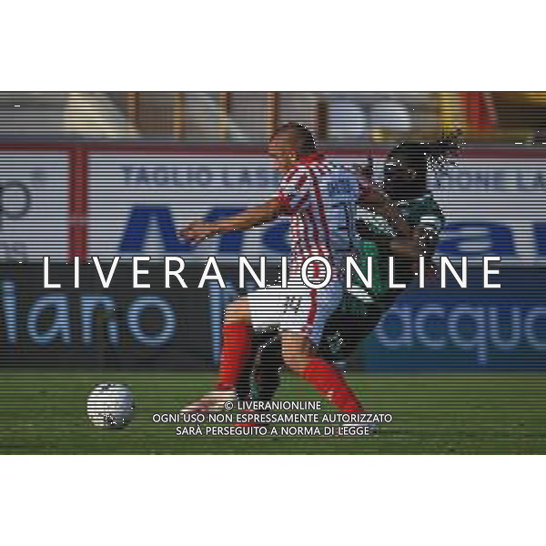 GriffoniE/LMedia - LR Vicenza vs AC Pisa - Campionato di Calcio Serie BKT 2021/2022 18 settembre 2021 - Stadio Romeo Menti, Vicenza, Italia Nella foto: Nicola Dalmonte (Vicenza) ostacolato da Idrissa Toure\' (Pisa) @GriffoniE/LMedia AG ALDO LIVERANI SAS