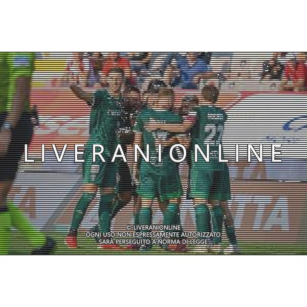 GriffoniE/LMedia - LR Vicenza vs AC Pisa - Campionato di Calcio Serie BKT 2021/2022 18 settembre 2021 - Stadio Romeo Menti, Vicenza, Italia Nella foto: Esultanza di Samuele Birindelli (Pisa) per aver segnato il gol del 2-2 con i compagni @GriffoniE/LMedia AG ALDO LIVERANI SAS