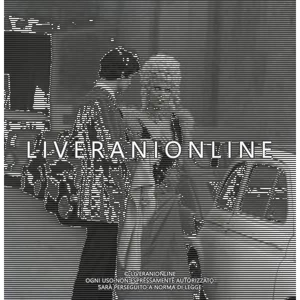 RETROSPETTTIVA ISABELLA BIAGINI ATTRICE-SHOWGIRL E IMITATRICE NELLA FOTO ISABELLA BIAGINI CON FRANCO LEO A ROMA NELL\'ANNO 1967 AG ALDO LIVERANI SAS