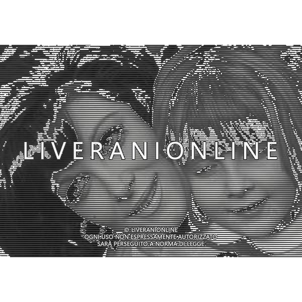 RETROSPETTTIVA ISABELLA BIAGINI ATTRICE-SHOWGIRL E IMITATRICE NELLA FOTO ISABELLA BIAGINI CON LA FIGLIA MONICA A SCUOLA A ROMA NELL\'ANNO 1968 AG ALDO LIVERANI SAS