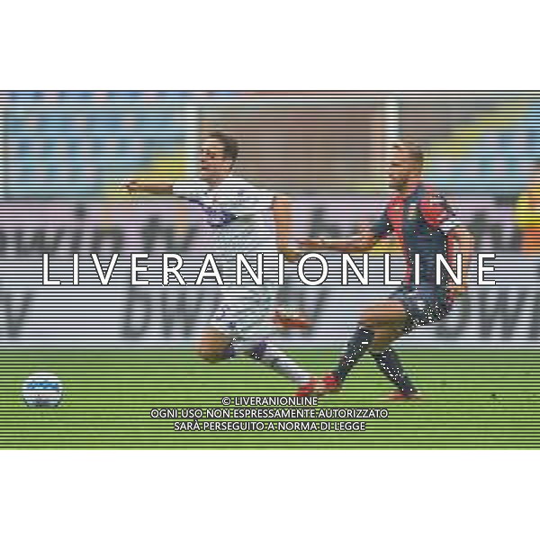 VigoD/LMedia - Genoa CFC vs ACF Fiorentina - Italian football Serie A match 2021/2022 18 September 2021 - Luigi Ferraris stadium, Genova, Italy Photo showing: Giacomo BONAVENTURA (Fiorentina), Domenico Criscito (Genoa) @VigoD/LMedia/ AGENZIA ALDO LIVERANI SAS