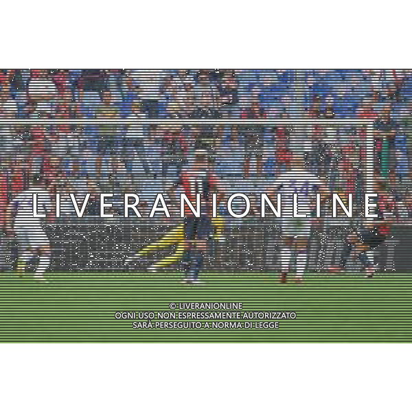 VigoD/LMedia - Genoa CFC vs ACF Fiorentina - Italian football Serie A match 2021/2022 18 September 2021 - Luigi Ferraris stadium, Genova, Italy Photo showing: Bart≈Çomiej DRƒÑGOWSKI (Fiorentina)&#xA;, Domenico Criscito (Genoa)&#xA; penalty goal, 1-2 @VigoD/LMedia/ AGENZIA ALDO LIVERANI SAS