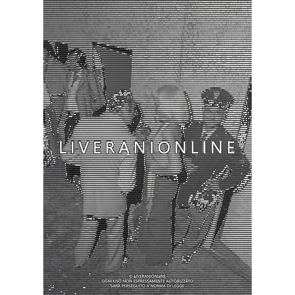 RETROSPETTTIVA ISABELLA BIAGINI ATTRICE-SHOWGIRL E IMITATRICE NELLA FOTO ISABELLA BIAGINI CON EZIO RADAELLI IMPRESARIO TELEVISIVO NELL\'ANNO 1973 AG ALDO LIVERANI SAS 