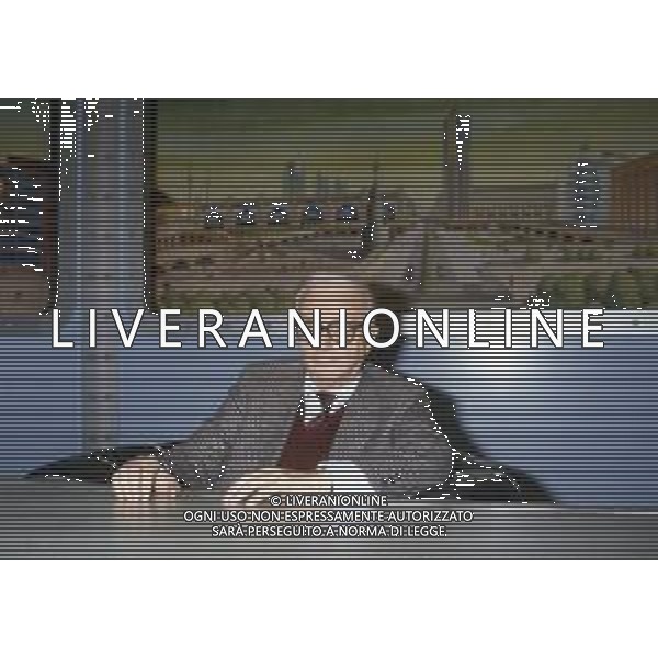 RETROSPETTIVA ENZO BIAGI GIORNALISTA E SCRITTORE E CONDUTTORE TELEVISIVO NELLA FOTO ENZO BIAGI NELLA TRASMISSIONE TELEVISIVA “SPOT “NELL\'ANNO 1986 A MILANO AG ALDO LIVERANI SAS