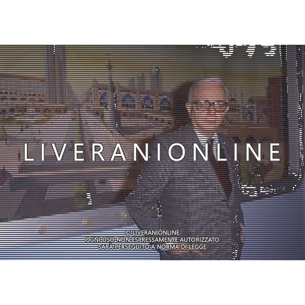 RETROSPETTIVA ENZO BIAGI GIORNALISTA E SCRITTORE E CONDUTTORE TELEVISIVO NELLA FOTO ENZO BIAGI NELLA TRASMISSIONE TELEVISIVA “SPOT “NELL\'ANNO 1986 A MILANO AG ALDO LIVERANI SAS
