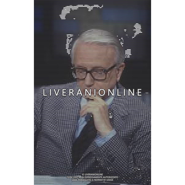 RETROSPETTIVA ENZO BIAGI GIORNALISTA E SCRITTORE E CONDUTTORE TELEVISIVO NELLA FOTO ENZO BIAGI NELLA TRASMISSIONE TELEVISIVA “LINEA DIRETTA“NELL\'ANNO 1985 AG ALDO LIVERANI SAS