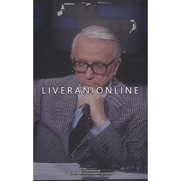 RETROSPETTIVA ENZO BIAGI GIORNALISTA E SCRITTORE E CONDUTTORE TELEVISIVO NELLA FOTO ENZO BIAGI NELLA TRASMISSIONE TELEVISIVA “LINEA DIRETTA“NELL\'ANNO 1985 AG ALDO LIVERANI SAS