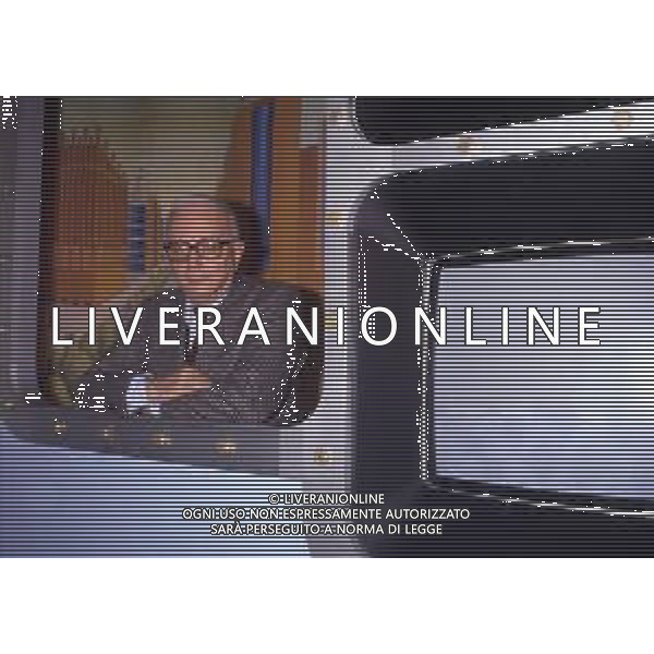 RETROSPETTIVA ENZO BIAGI GIORNALISTA E SCRITTORE E CONDUTTORE TELEVISIVO NELLA FOTO ENZO BIAGI NELLA TRASMISSIONE TELEVISIVA “SPOT “NELL\'ANNO 1986 A MILANO AG ALDO LIVERANI SAS