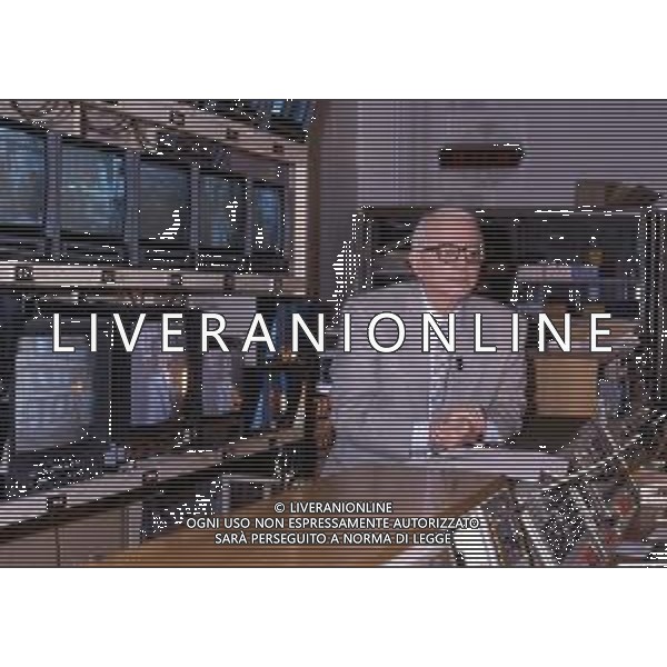 RETROSPETTIVA ENZO BIAGI GIORNALISTA E SCRITTORE E CONDUTTORE TELEVISIVO NELLA FOTO ENZO BIAGI NELLA TRASMISSIONE TELEVISIVA “IL CASO“ NELL\'ANNO 1985 AG ALDO LIVERANI SAS