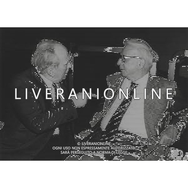 RETROSPETTIVA ENZO BIAGI GIORNALISTA E SCRITTORE E CONDUTTORE TELEVISIVO NELLA FOTO ENZO BIAGI A MILANO CON ORESTE DEL BUONO NELL\'ANNO 1987 A MILANO AG ALDO LIVERANI SAS