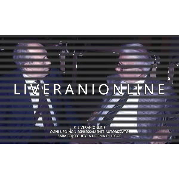 RETROSPETTIVA ENZO BIAGI GIORNALISTA E SCRITTORE E CONDUTTORE TELEVISIVO NELLA FOTO ENZO BIAGI A MILANO CON ORESTE DEL BUONO NELL\'ANNO 1987 A MILANO AG ALDO LIVERANI SAS