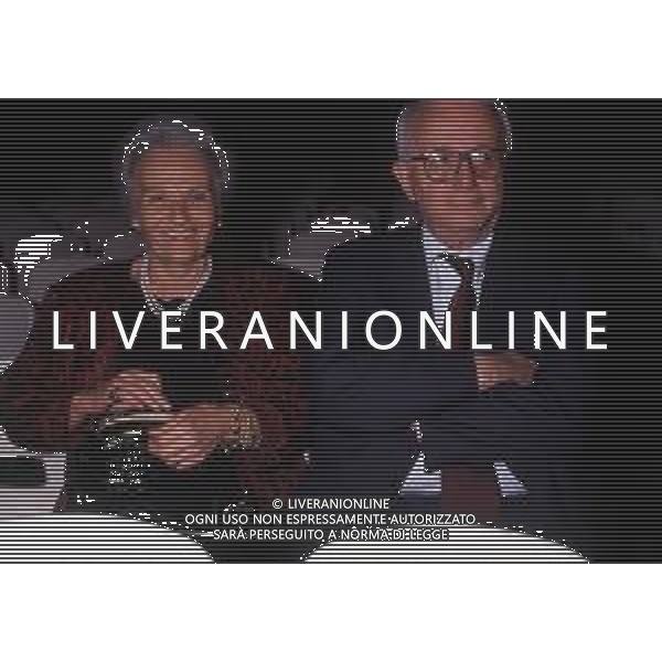 RETROSPETTIVA ENZO BIAGI GIORNALISTA E SCRITTORE E CONDUTTORE TELEVISIVO NELLA FOTO ENZO BIAGI A MILANO CON LA MOGLIE LUCIA GHETTI NELL\'ANNO 1987 AG ALDO LIVERANI SAS 