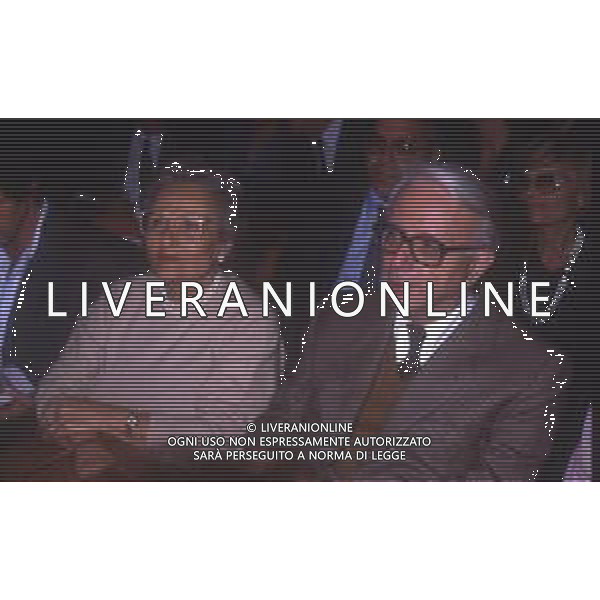 RETROSPETTIVA ENZO BIAGI GIORNALISTA E SCRITTORE E CONDUTTORE TELEVISIVO NELLA FOTO ENZO BIAGI A MILANO CON LA MOGLIE LUCIA GHETTI NELL\'ANNO 1987 AG ALDO LIVERANI SAS 