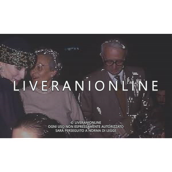 RETROSPETTIVA ENZO BIAGI GIORNALISTA E SCRITTORE E CONDUTTORE TELEVISIVO NELLA FOTO ENZO BIAGI A MILANO CON LA MOGLIE LUCIA GHETTI NELL\'ANNO 1987 AG ALDO LIVERANI SAS 