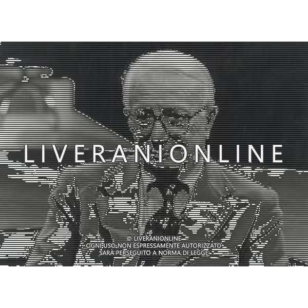 RETROSPETTIVA ENZO BIAGI GIORNALISTA E SCRITTORE E CONDUTTORE TELEVISIVO  NELLA FOTO ENZO BIAGI NELL\'ANNO 1993 AG ALDO LIVERANI SAS 