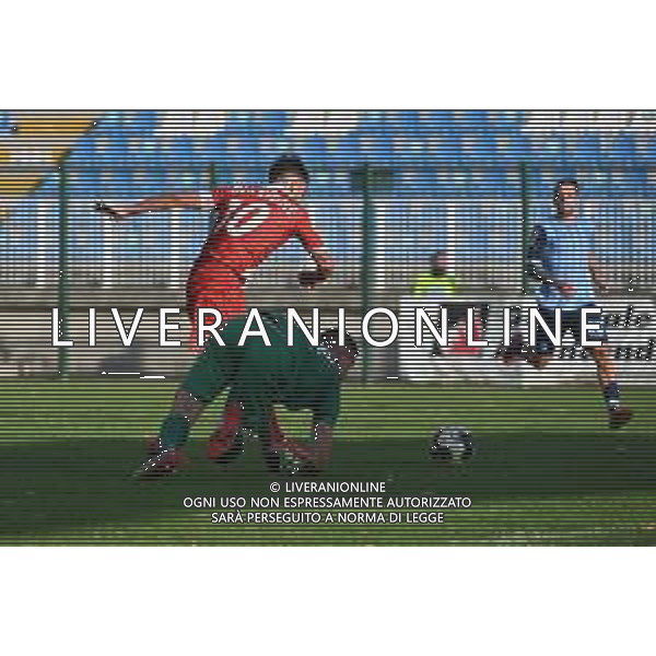 © TVRG Guccione (Mantova) salta Pagno (AlbinoLeffe) ma la sua conclusione e\' ribattuta sulla linea da un difensore AlbinoLeffe vs Mantova Campionato Serie C girone A - 4a giornata Gorgonzola (MI) 19-09-2021 Stadio Citta\' di Gorgonzola foto Roberto Garavaglia/ag. Aldo Liverani sas