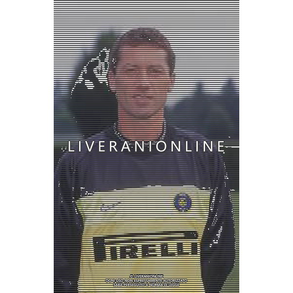 RETROSPETTIVA FABRIZIO FERRON CALCIATORE NELLA FOTO FABRIZIO FERRON CON LA MAGLIA DELL\'INTER AG ALDO LIVERANI SAS