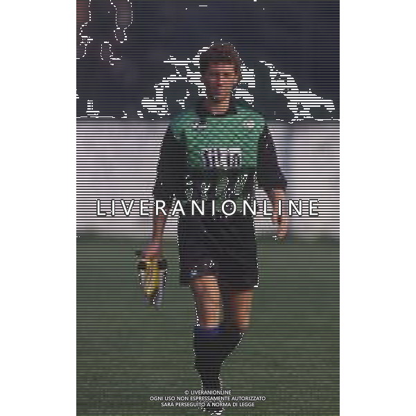RETROSPETTIVA FABRIZIO FERRON CALCIATORE NELLA FOTO FABRIZIO FERRON CON LA MAGLIA DELL\'ATALANTA CALCIO AG ALDO LIVERANI SAS