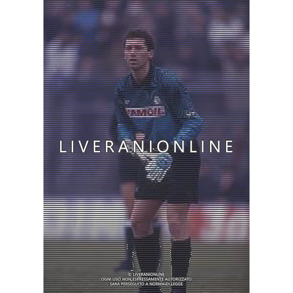 RETROSPETTIVA FABRIZIO FERRON CALCIATORE NELLA FOTO FABRIZIO FERRON CON LA MAGLIA DELL\'ATALANTA CALCIO AG ALDO LIVERANI SAS