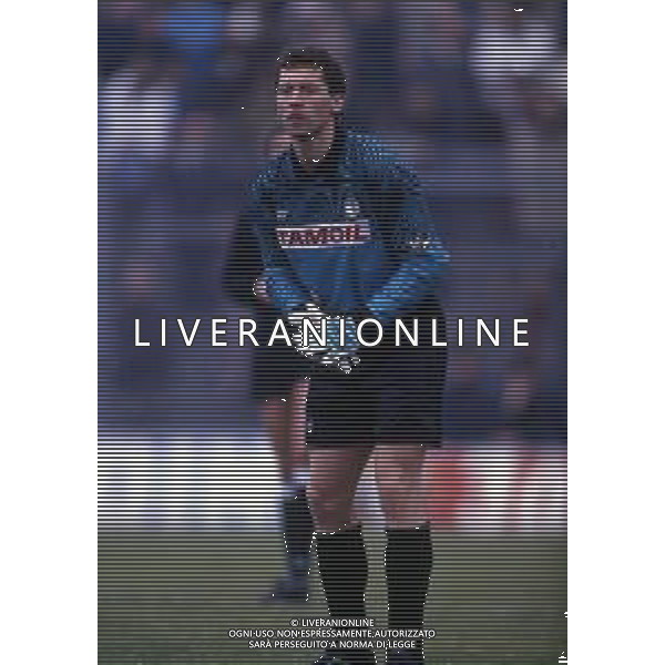 RETROSPETTIVA FABRIZIO FERRON CALCIATORE NELLA FOTO FABRIZIO FERRON CON LA MAGLIA DELL\'ATALANTA CALCIO AG ALDO LIVERANI SAS