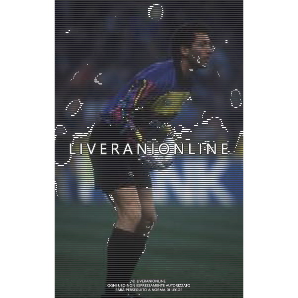 RETROSPETTIVA FABRIZIO FERRON CALCIATORE NELLA FOTO FABRIZIO FERRON CON LA MAGLIA DELL\'ATALANTA CALCIO AG ALDO LIVERANI SAS
