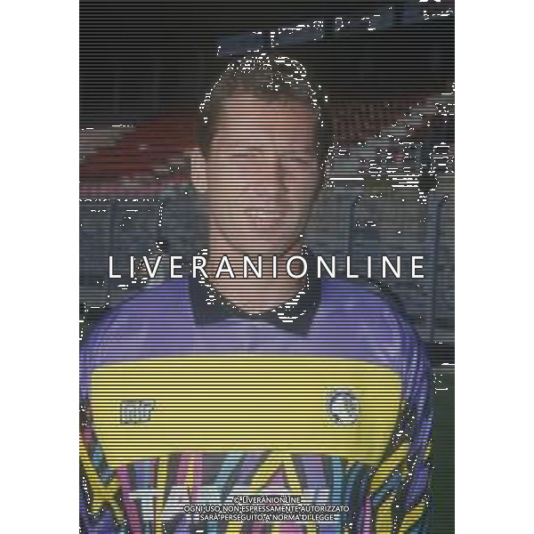 RETROSPETTIVA FABRIZIO FERRON CALCIATORE NELLA FOTO FABRIZIO FERRON CON LA MAGLIA DELL\'ATALANTA CALCIO AG ALDO LIVERANI SAS