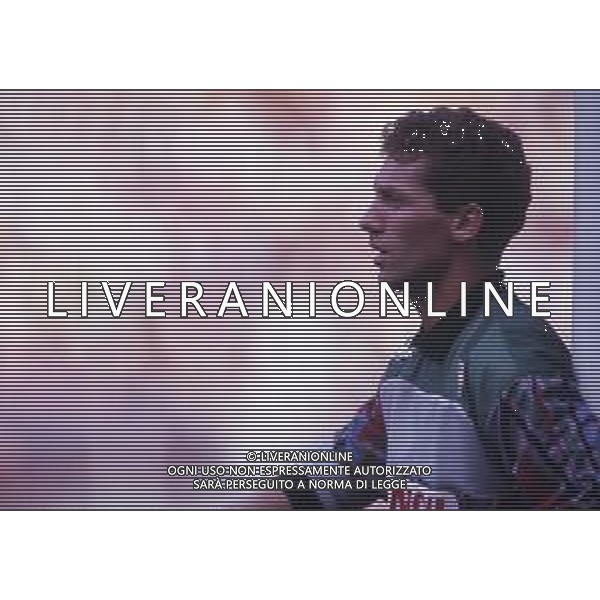 RETROSPETTIVA FABRIZIO FERRON CALCIATORE NELLA FOTO FABRIZIO FERRON CON LA MAGLIA DELL\'ATALANTA CALCIO AG ALDO LIVERANI SAS