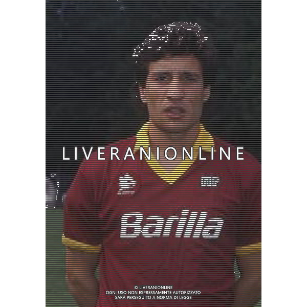 RETROSPETTIVA FABRIZIO DI MAURO CALCIATORE NELLA FOTO FABRIZIO DI MAURO CON LA MAGLIA DELLA ROMA CALCIO AG ALDO LIVERANI SAS