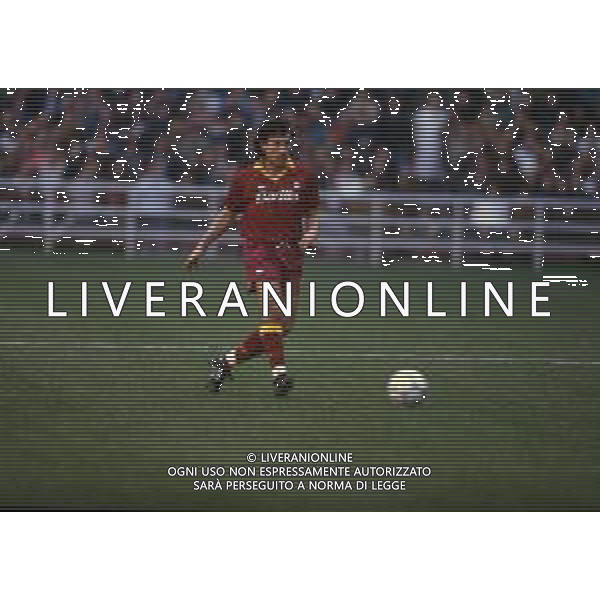 RETROSPETTIVA FABRIZIO DI MAURO CALCIATORE NELLA FOTO FABRIZIO DI MAURO CON LA MAGLIA DELLA ROMA CALCIO AG ALDO LIVERANI SAS