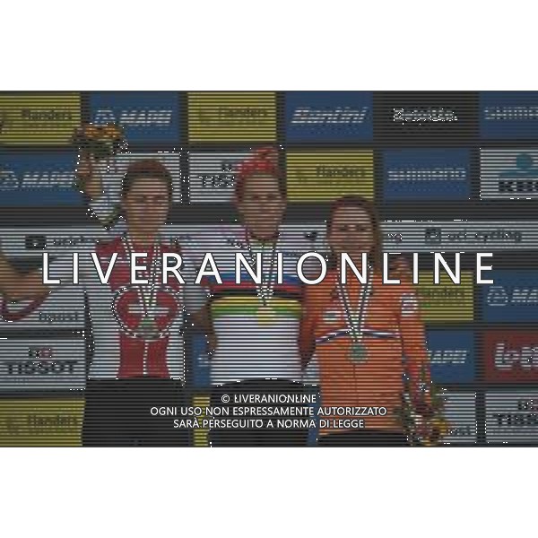 20-09-2021 World Championships Elite Women Cronometro; 2021, Olanda; 2021, Svizzera; Van Dijk, Ellen; Reusser, Marlen; Van Vleuten, Annemiek; Brugge; ©SIROTTI / AGENZIA ALDO LIVERANI SAS