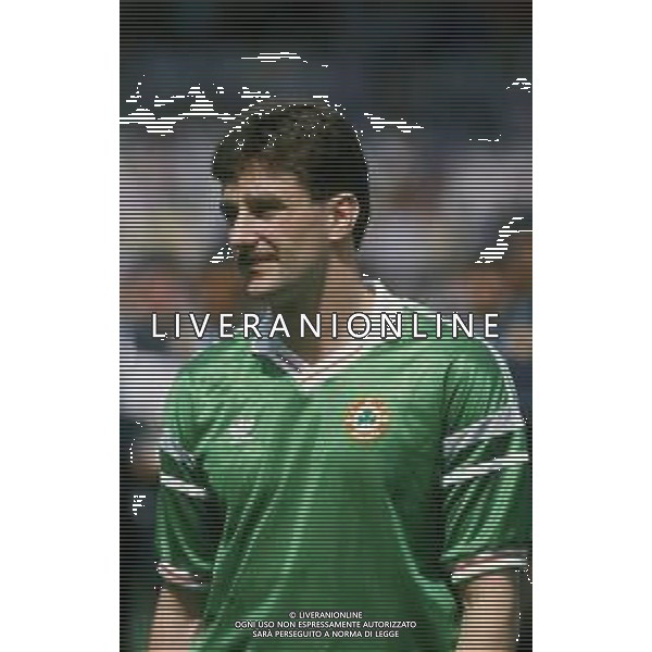 RETROSPETTIVA JOHN ALDRIDGE CALCIATORE NELLA FOTO JOHN ALDRIDGE CON LA MAGLIA DELLA NAZIONALE IRLANDESE AG ALDO LIVERANI SAS