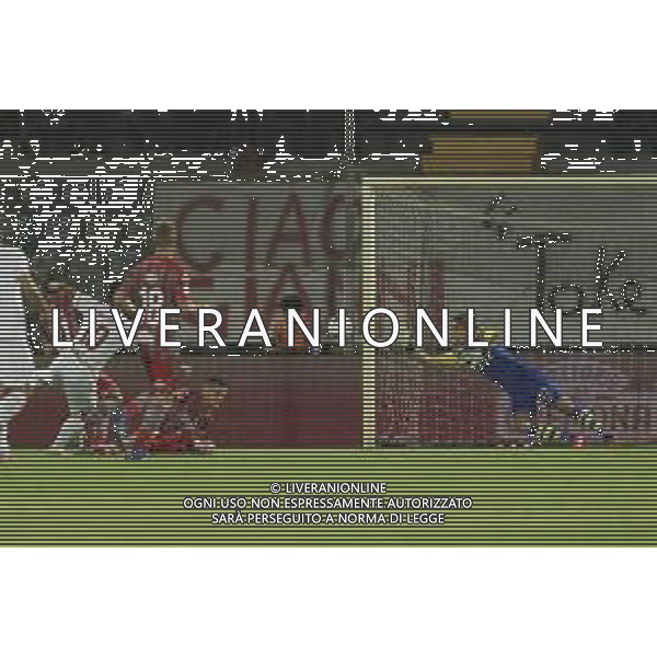 CarnabuciM/LMedia - US Cremonese vs AC Perugia - Italian Football Championship League BKT 2021/2022 22 September 2021 - Stadio Giovanni Zini, Cremona, Italy Photo showing: Marco Carnesecchi (Cremonese) saves on Ryder Matos (Perugia) shot @CarnabuciM/LMedia/AGENZIA ALDO LIVERANI SAS