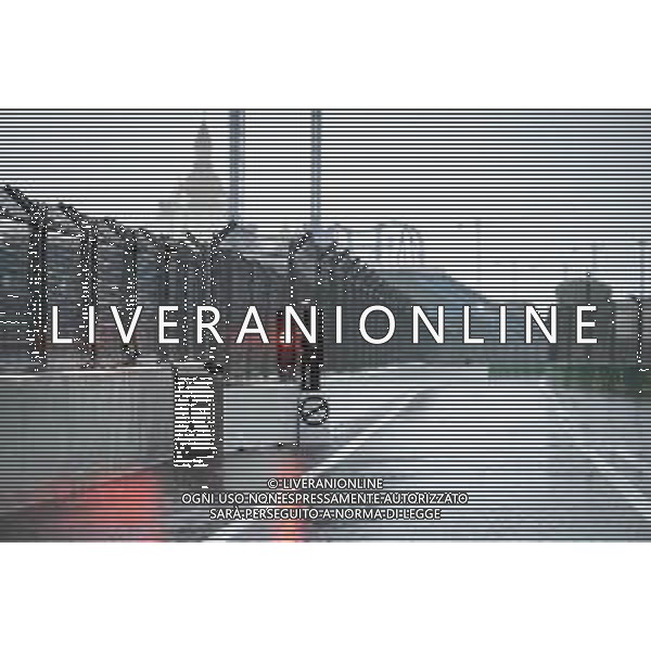 Circuit atmosphere - a wet pit lane as rain falls. 25.09.2021. Formula 1 World Championship, Rd 15, Russian Grand Prix, Sochi Autodrom, Sochi, Russia, Qualifying Day. - www.xpbimages.com, EMail: requests@xpbimages.com © Copyright: Bearne / XPB Images/AGENZIA ALDO LIVERANI SAS - ITALY ONLY EDITORIAL USE ONLY